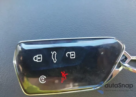 2024 Volkswagen Atlas 2.0T Sel from USA, damaged, VIN 1V2BR2CA4RC529038